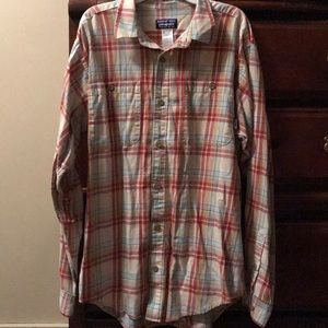 Men’s Patagonia shirt